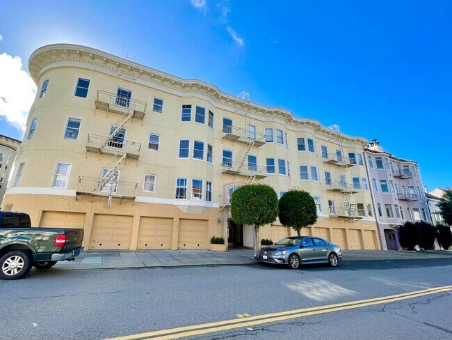 101 Cervantes Boulevard (918r) photo 3