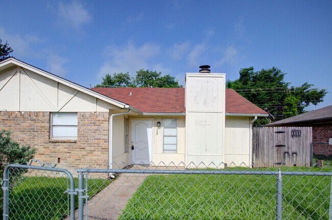 708-710 N Cooper St Arlington, TX 76011 photo 2