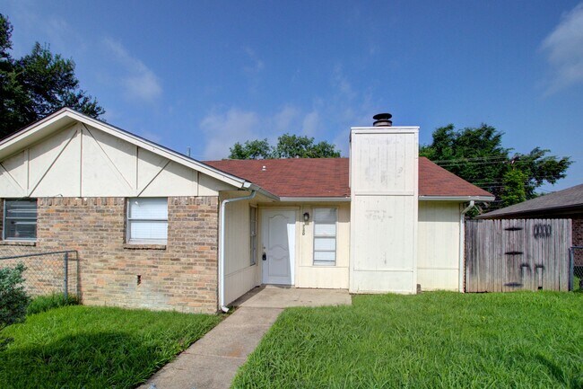 708-710 N Cooper St Arlington, TX 76011 photo 3