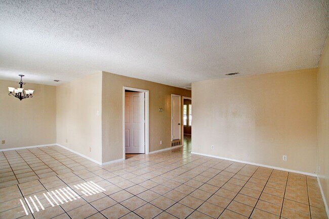 708-710 N Cooper St Arlington, TX 76011 photo 5