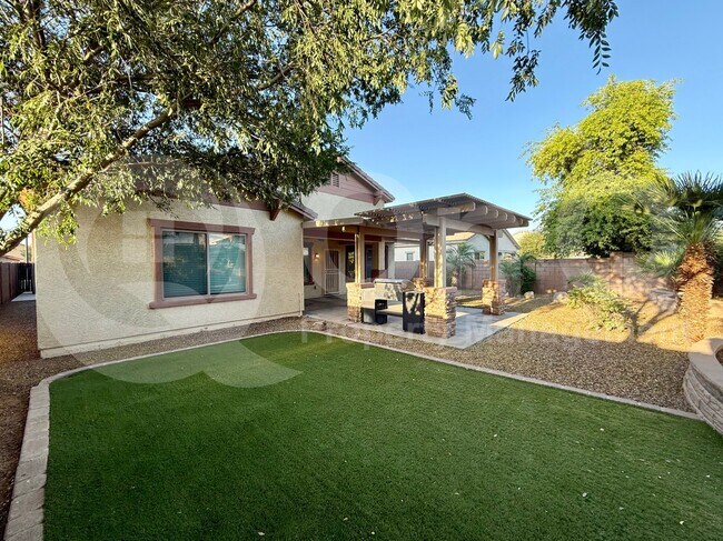 2843 E Trigger Way Gilbert, AZ 85297 photo 3