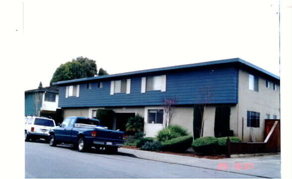 Dry Creek Apartments photo 2