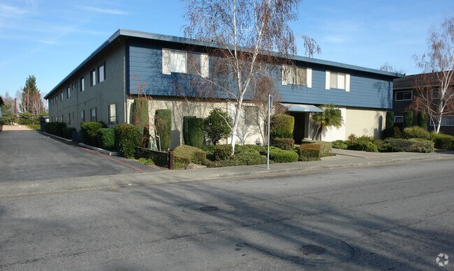 Dry Creek Apartments photo 3