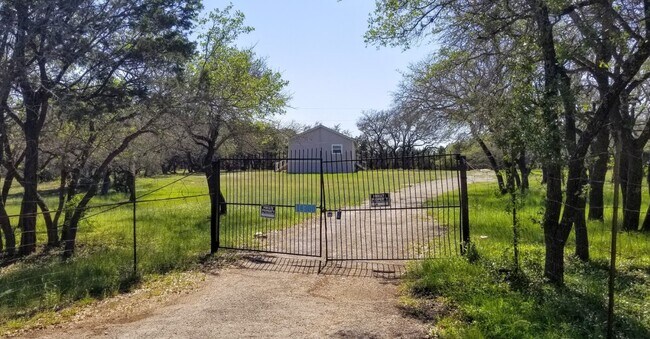 14300 Rock Cliff Dr Leander, TX 78641 photo 2