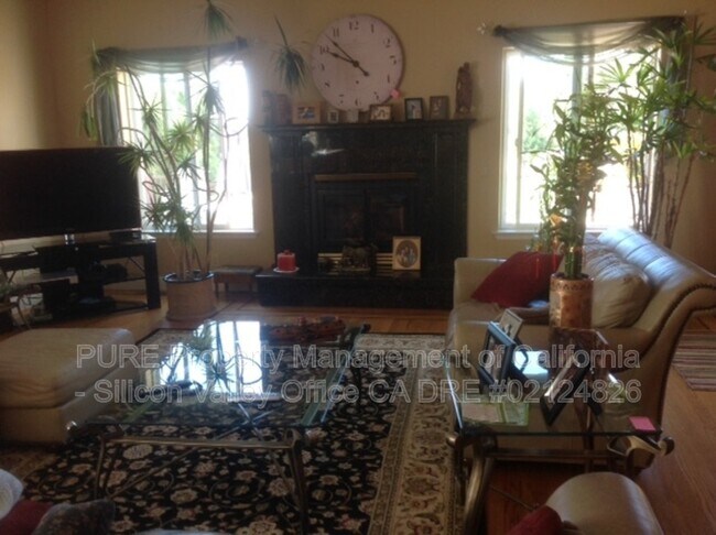 11050 Canyon Drive, San Jose, CA 95127 photo 2
