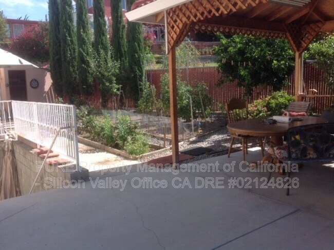 11050 Canyon Drive, San Jose, CA 95127 photo 4