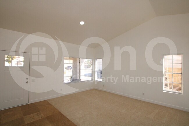 7849 W Hearn Rd Peoria, AZ 85381 photo 5