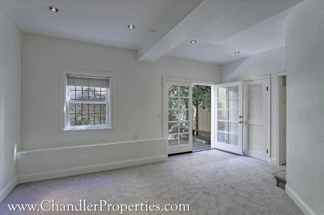3217 Gough St San Francisco, CA 94123 photo 2