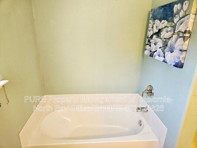 319 Toscana Cir Cloverdale, CA 95425 photo 4