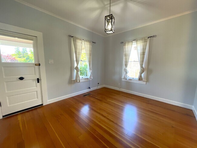 1625 B St Napa, CA 94559 photo 5
