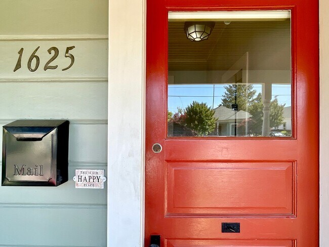 1625 B St Napa, CA 94559 photo 3