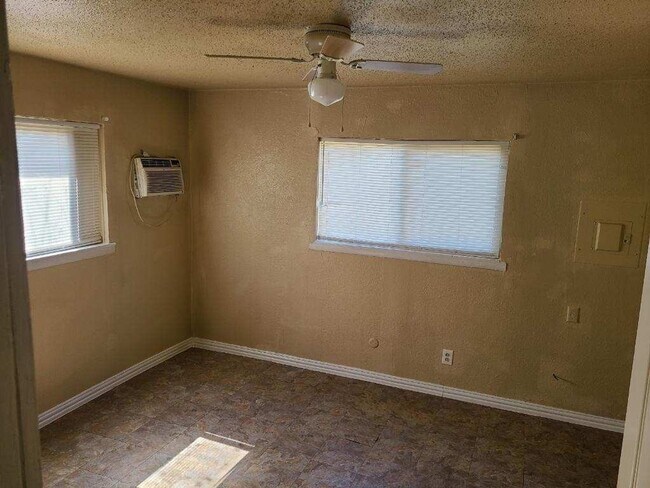 2808-2810 Stuart Dr Fort Worth, TX 76104 photo 3