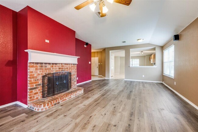 209 Tripp Trail, Denton, TX 76207 photo 4