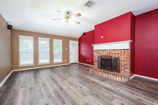 209 Tripp Trail, Denton, TX 76207 photo 3