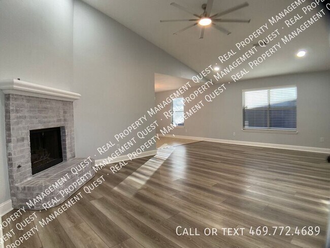 1315 Allante Court, Euless, TX 76040 photo 3