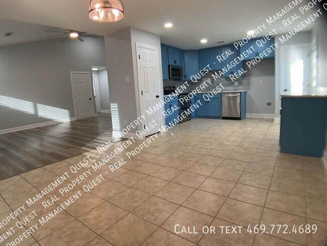 1315 Allante Court, Euless, TX 76040 photo 4