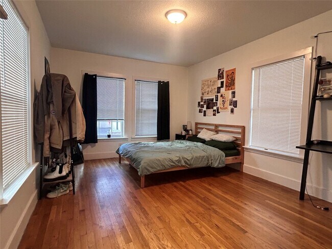 912 W 22 1/2 St Austin, TX 78705 photo 5