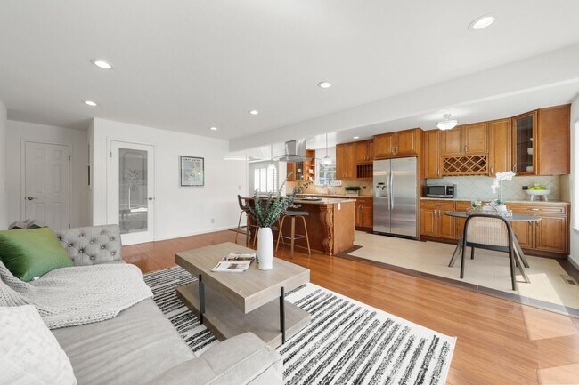 7741 Oak Meadow Court, Cupertino, CA 95014 photo 4