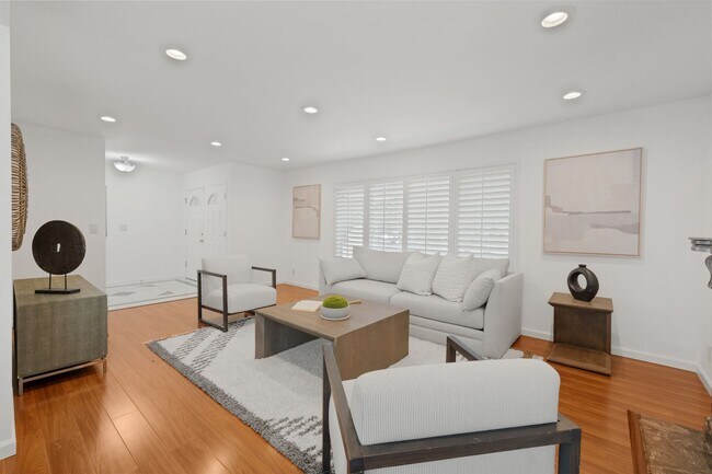 7741 Oak Meadow Court, Cupertino, CA 95014 photo 2