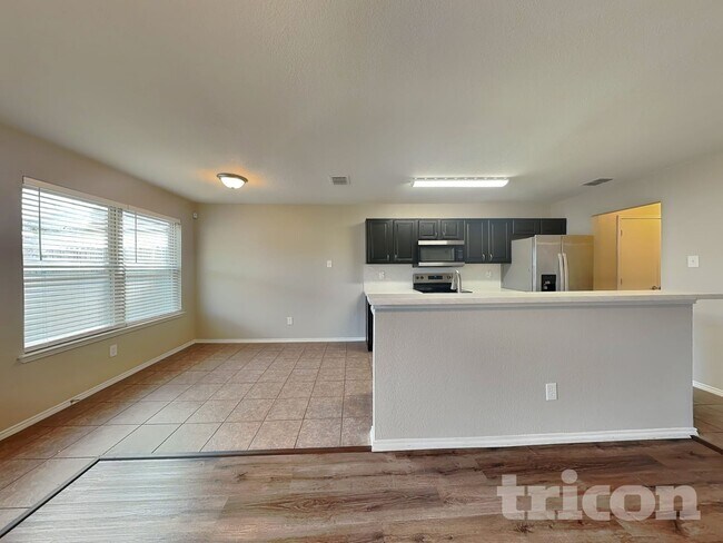 851 Village Point Lane, Fort Worth, TX 76108 photo 3