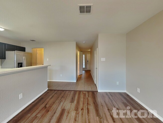 851 Village Point Lane, Fort Worth, TX 76108 photo 2