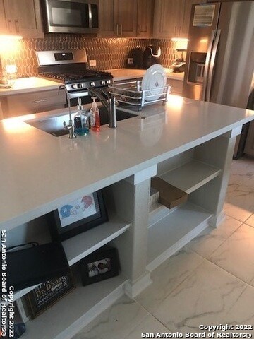 7926 Winterfell San Antonio, TX 78249 photo 2