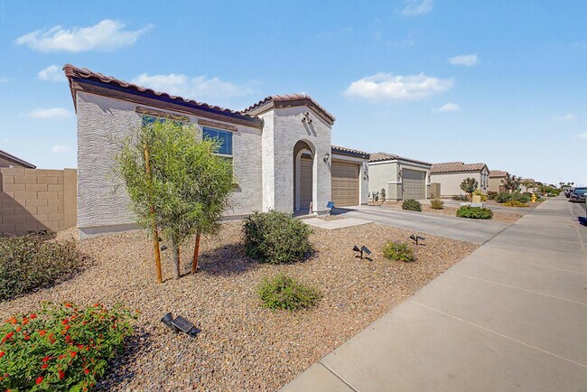 2548 W Grenadine Rd Phoenix, AZ 85041 photo 3