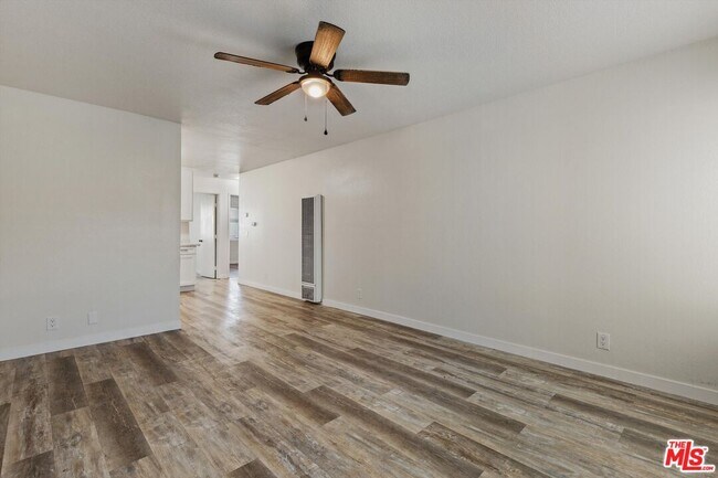 331 E Washington Ave Escondido, CA 92025 photo 4