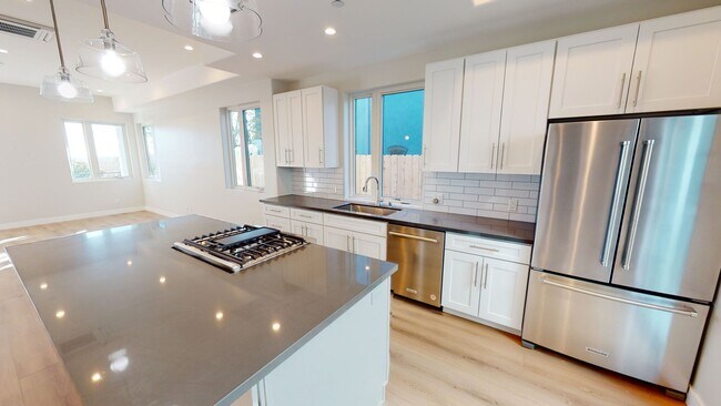 212 Imperial Beach Blvd Imperial Beach, CA 91932 photo 5