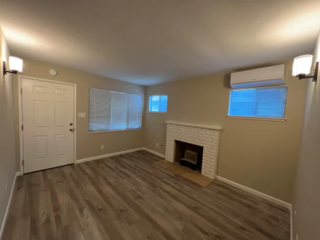 1373 Columbia St Pittsburg, CA 94565 photo 3