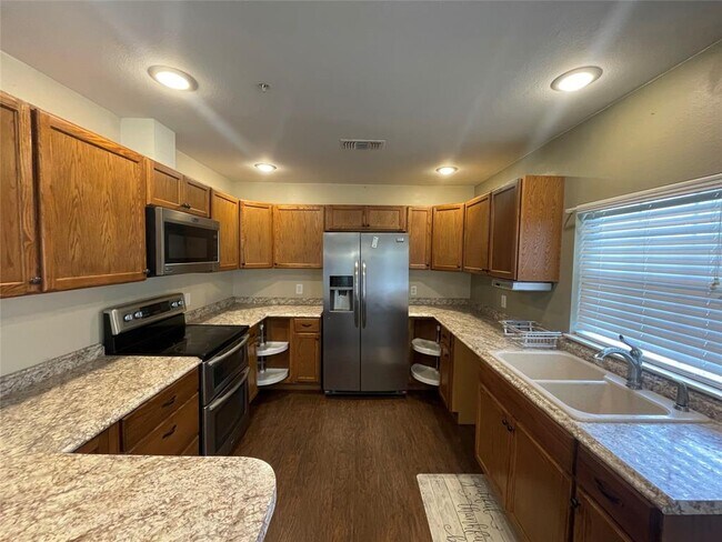 111 Hillview Ln Burnet, TX 78611 photo 5