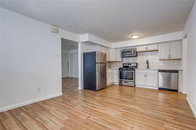 2309 Wesley St Greenville, TX 75401 photo 5