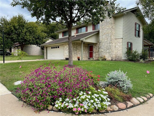 7415 Shadywood Dr Austin, TX 78745 photo 5