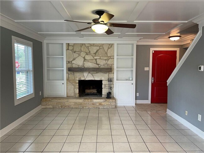 7415 Shadywood Dr Austin, TX 78745 photo 2