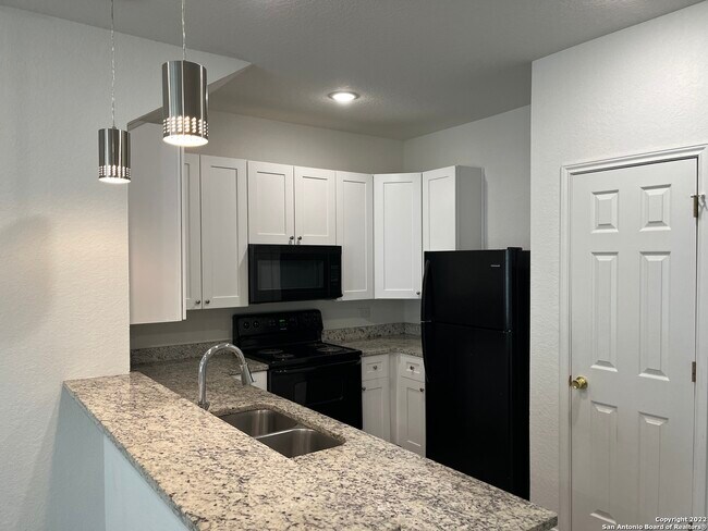 6942 Crestway Rd San Antonio, TX 78239 photo 5