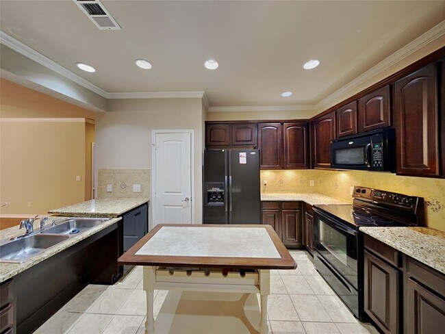 1020 Texas Street, Fort Worth, TX 76102 photo 5