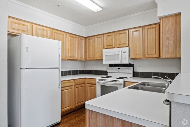 Creek View Apartments photo 3
