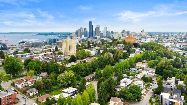 1636 S McClellan St Seattle, WA 98144 photo 3