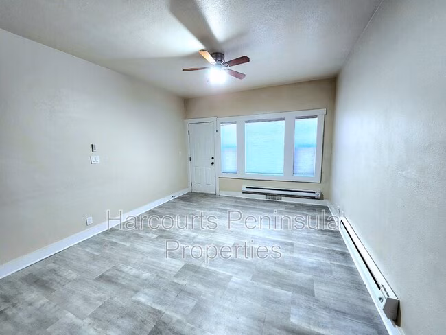 2305 6th St Bremerton, WA 98312 photo 4