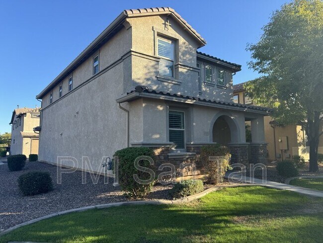 3608 East Larson Lane, Gilbert, AZ 85295 photo 2
