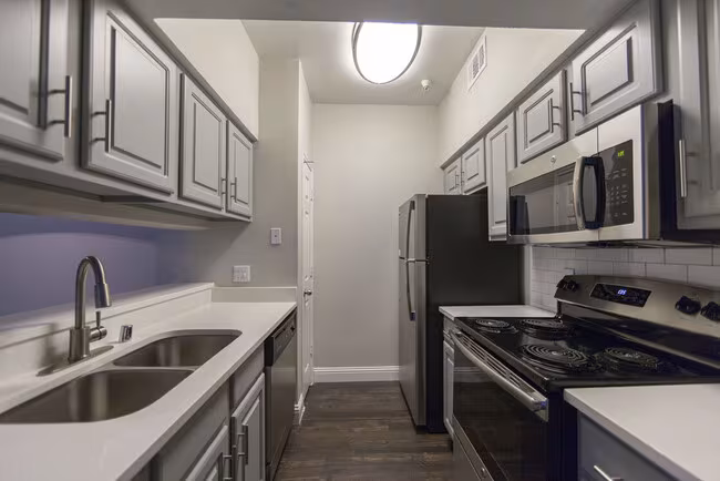 Larkin Apartment Homes photo 4
