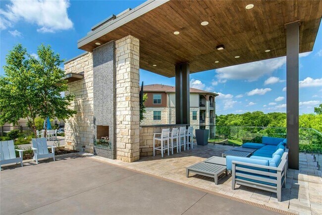 4221 Old Denton Rd Carrollton, TX 75010 photo 2