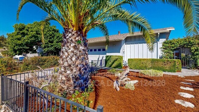 6474 Sequoia St Rohnert Park, CA 94928 photo 3