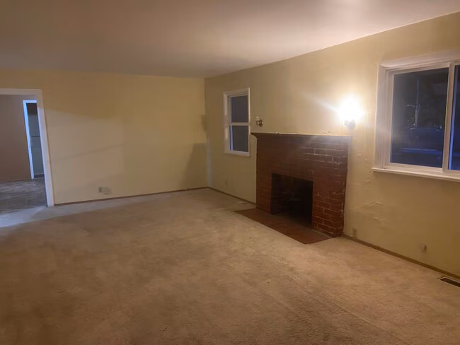 9428 51st Ave S Seattle, WA 98118 photo 4