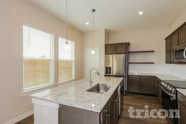 101 Oxford Ct Saginaw, TX 76179 photo 5