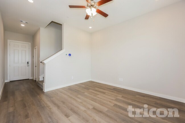 101 Oxford Ct Saginaw, TX 76179 photo 3