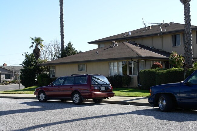 1801 El Parque Court, San Mateo, CA 94403 photo 2