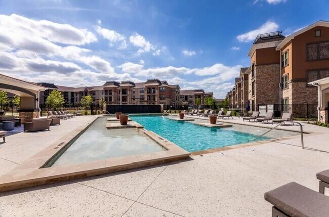 2015 Forum Dr Grand Prairie, TX 75052 photo 3