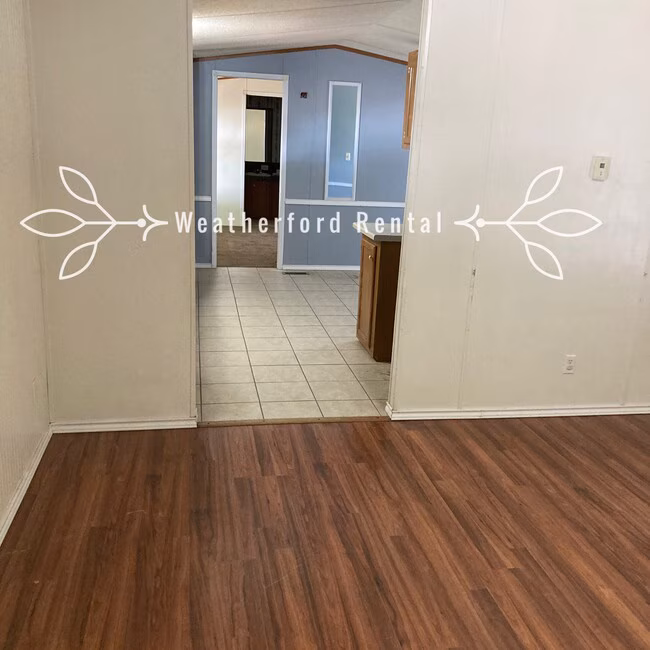 300 Murls Lake Road, Weatherford, TX 76085 photo 4