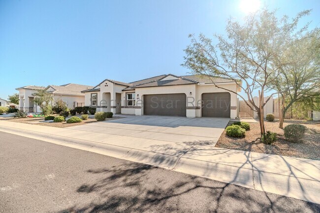 1025 W Castle Ct photo 4